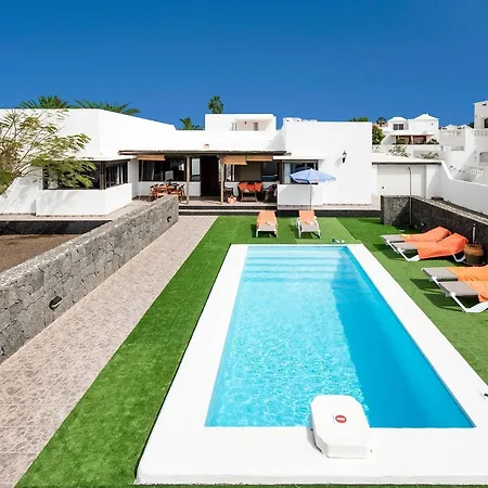 Tuco Villa Costa Teguise
